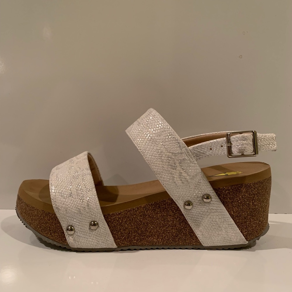 Volatile wedge sandal size 8